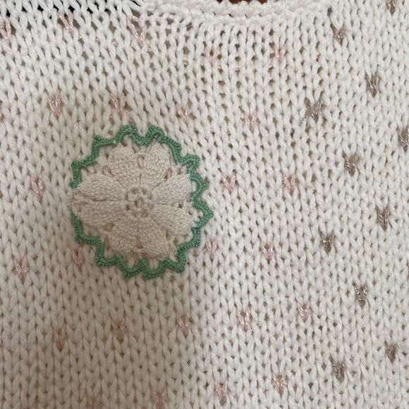 VINTAGE embroidered sweater vest. - Picture 2 of 6